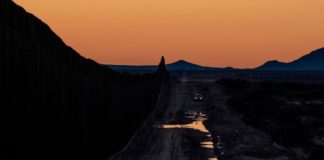 Demócratas ofrecen legalizar a 11 millones de indocumentados en EU