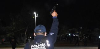 Cesan a director de policía municipal por disparos en protesta en Cancún