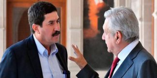 DESENTUERTOS: ASUSTA AMLO A CORRAL CON PETATE DEL MUERTO