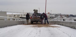 Alertan a conductores por posible cristalización de pavimento en la noche