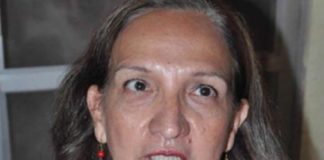 Pemex cancela contratos a prima de AMLO