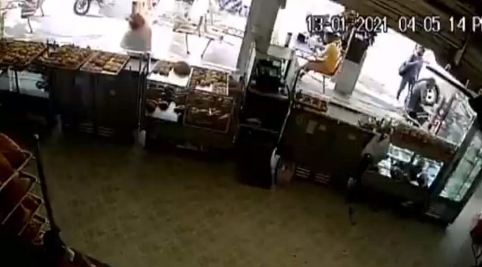 Video: Hombre es asesinado por la espalda cuando tomaba un café en Colombia