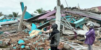 Fuerte terremoto en Indonesia deja 34 muertos y más de 600 heridos