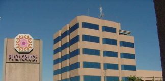 Ejecutan a hombre en estacionamiento de Plaza Grande