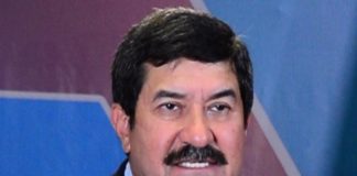 Recula Corral: ya no será ‘mostaza’, sino ‘amarillo seguro’