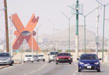 Alertan a conductores por fuertes vientos