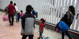 Comienzan a regresar los solicitantes de asilo varados en México