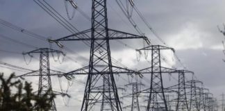 Amlo revela que Pemex está vendiendo combustóleo a CFE tras apagones