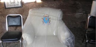 Usaba Duarte sillón del papa Francisco como su ‘trono’