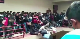 Video: Se rompe barandal en universidad y mueren 5 estudiantes por la caída