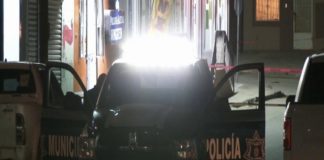 Le mochan la cabeza y le prenden fuego