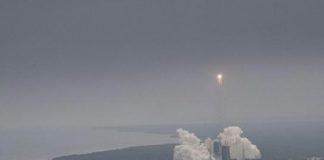 Los restos del cohete chino ‘fuera de control’ caen en el mar Arábigo