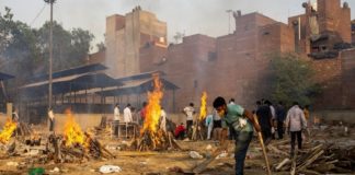 Sobrepasa India 4 mil muertos diarios por covid-19