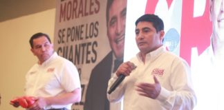 Erick “El Terrible” Morales asiste a evento en apoyo a Cruz Pérez Cuéllar