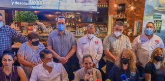 Integrantes de alianza ciudadana piden voto por Adriana Fuentes