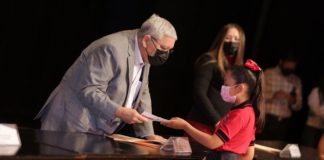 Dan arranque a última fase de entrega de becas escolares