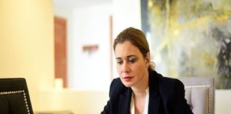 Cita Maru Campos a secretarios de Javier Corral