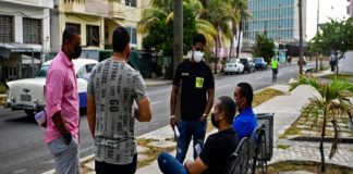 Más deserciones de beisbolistas cubanos para buscar asilo en EEUU