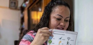 Clases en línea a niños varados; migrantes esperan asilo en EU