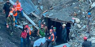 Siguen acciones de rescate de mineros en Múzquiz, Coahuila