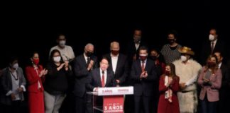 Militantes abuchean a Delgado y destapan a Sheinbaum para presidencia de Morena