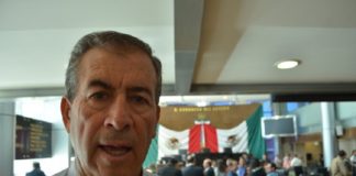 DESENTUERTOS: PRESUME REGIDOR DEL PRI CAMIONETÓN A EMPLEADOS DE PASA