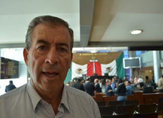 DESENTUERTOS: PRESUME REGIDOR DEL PRI CAMIONETÓN A EMPLEADOS DE PASA