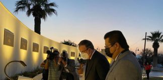 Acuden Cabada y Ebrard a ceremonia luctuosa de masacre de Walmart