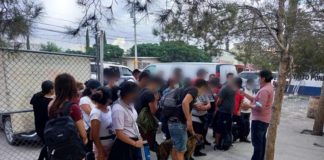 Rescatan a 32 centroamericanos que estaban hacinados