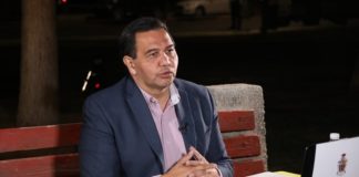 Atiende inquietudes Cruz Pérez Cuéllar en su primer en vivo