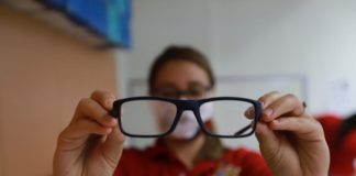 Atención Ciudadana continúa obsequiando lentes gratis