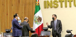 INE cierra filas ante denuncia por revocación