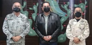 DESENTUERTOS: MILICIA LE LLEVA BUENAS NOTICIAS A CRUZ