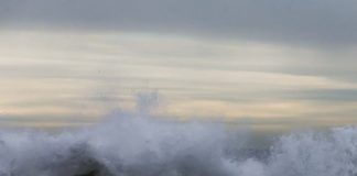 Se teme gran daño por tsunami en Tonga; siguen incomunicados