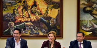 DESENTUERTOS: EL MANEJO DE LA MANO IZQUIERDA