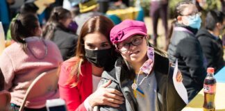 Festeja Rubí Enríquez a jóvenes con Síndrome de Down