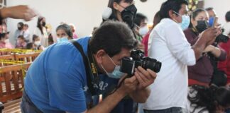 Fotógrafo chihuahuense va a combatir a la guerra en Ucrania