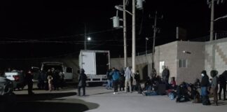 Rescata FGE a 73 migrantes y detiene a tres presuntos polleros