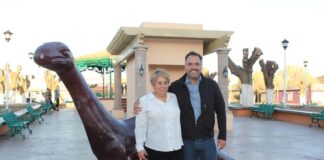 DESENTUERTOS: FAN DE LOS DINOSAURIOS