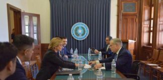 DESENTUERTOS: GREGG LLAMA A CUENTAS A MARU