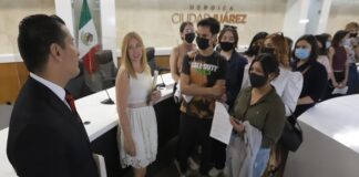 Acuden estudiantes de la UACH a sesión previa de Cabildo