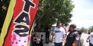 Alcalde Pérez Cuéllar apoya venta de alimentos con causa de motociclistas