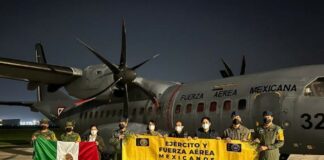 En avión militar van por migrantes mexicanos que murieron en Texas