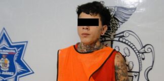 En avenida Juárez trata de robar auto con amenazas de muerte