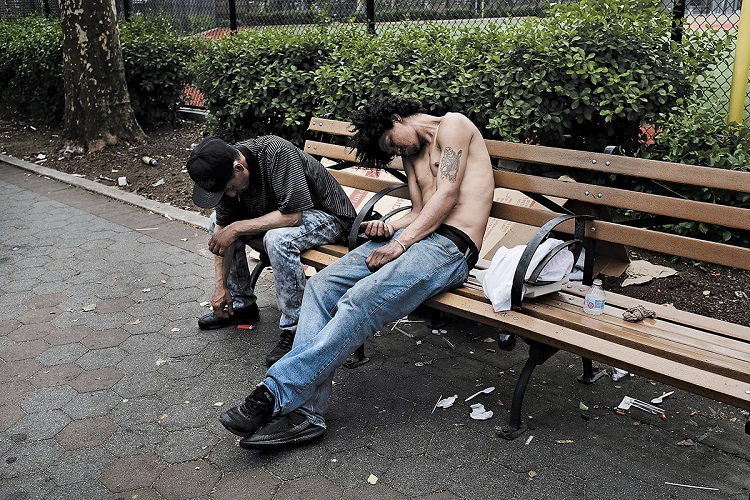 Recorren calles en busca de adictos que quieran recuperarse | La Red  noticias