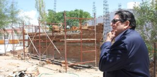 Supervisa Mocken reparación de escuelas vandalizadas durante la pandemia