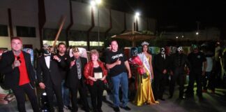 Festeja Presidente Día de la Lucha Libre con leyendas de Juárez