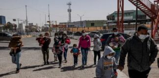 Definen en El Paso cómo enfrentar arribo masivo de migrantes