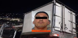 Mata a hombre afuera de secundaria; huye en camioncito
