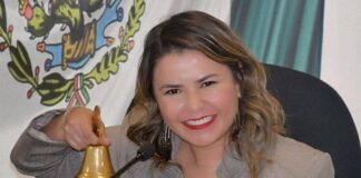 DESENTUERTOS: ANDA BUJANDA CON SONRISA DE OREJA A OREJA